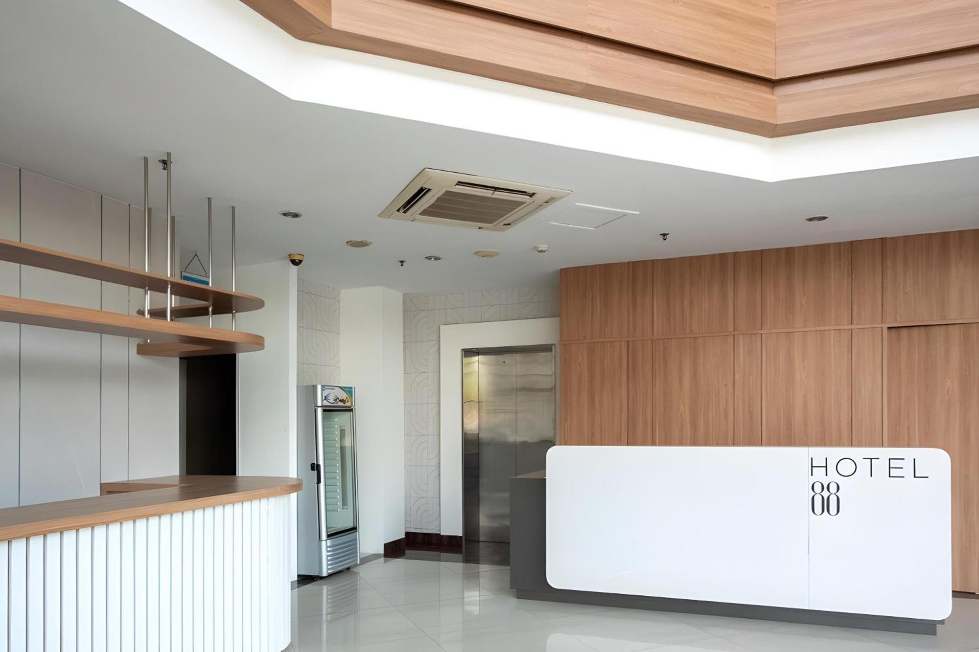 Hotel 88 Kedoya Jakarta Eksteriør bilde