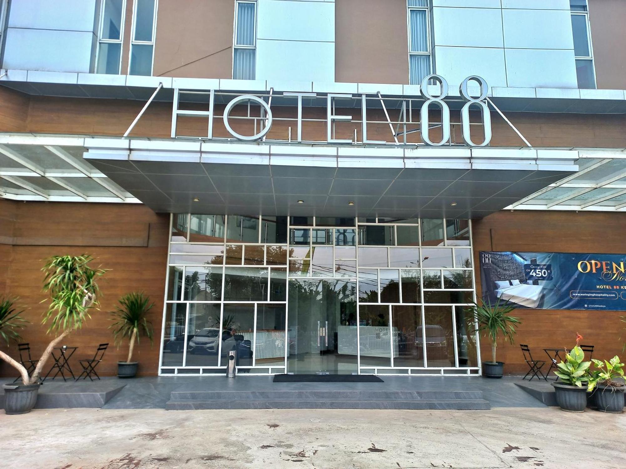 Hotel 88 Kedoya Jakarta Eksteriør bilde