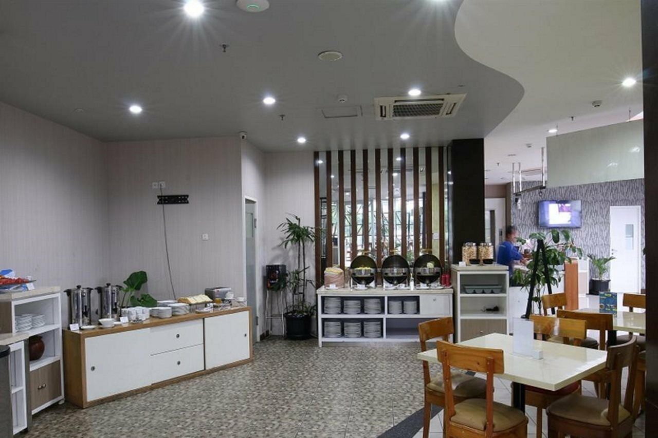 Hotel 88 Kedoya Jakarta Eksteriør bilde